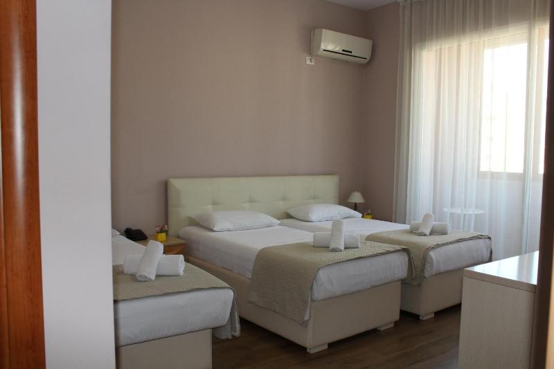 Triple Room image 2
