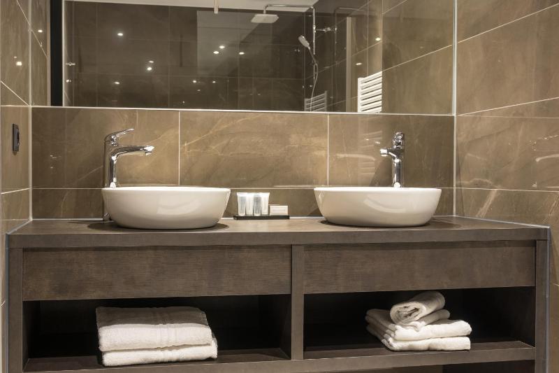 Executive Suite image 3