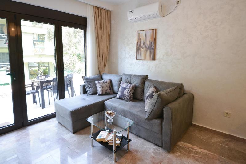 One-Bedroom Apartment image 1
