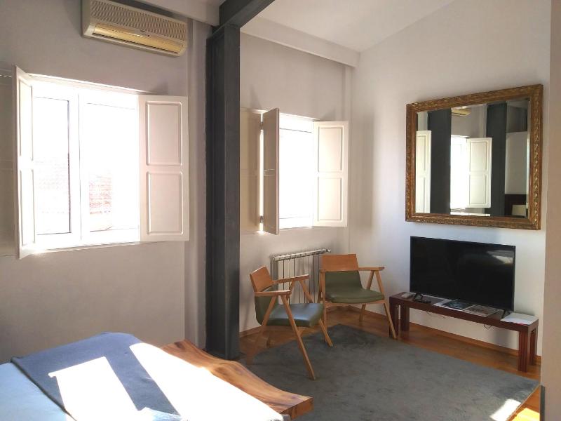 Superior Double Room with River View image 4