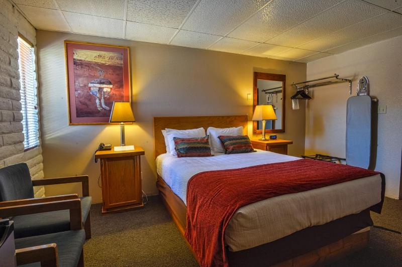Rustic Inn - image 16