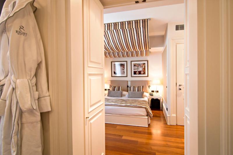 Double or Twin Room image 3
