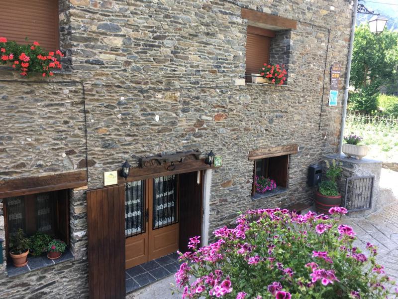 Double Room with Private Bathroom image 2