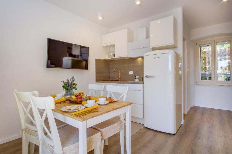 Apartment with Terrace image 3