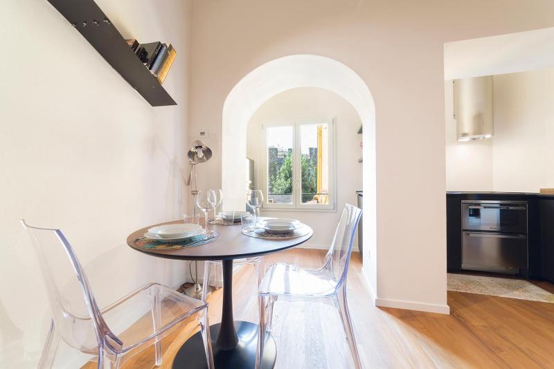 One-Bedroom Apartment image 2