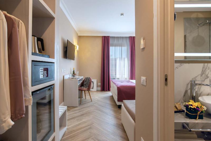 Superior Double Room image 4