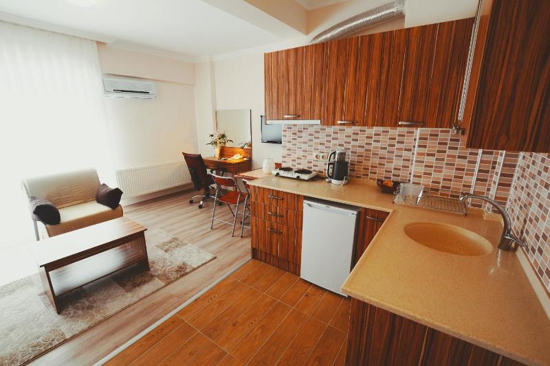 Suite with Garden View image 2