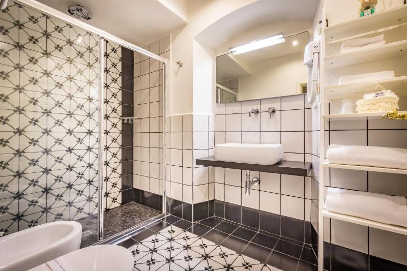 Superior Double or Twin Room image 3