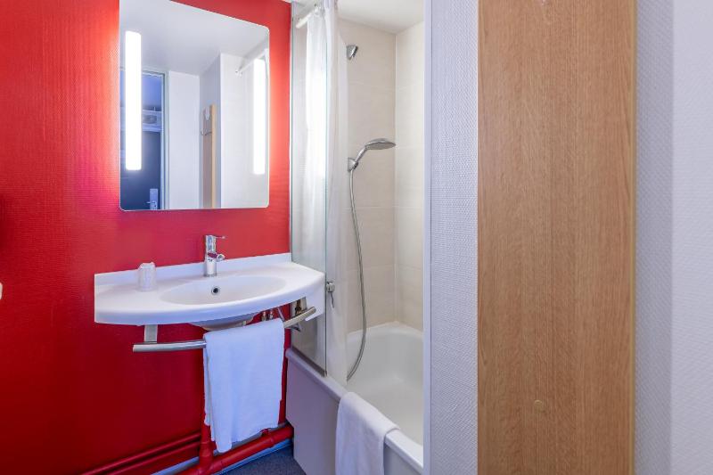Double Room image 3