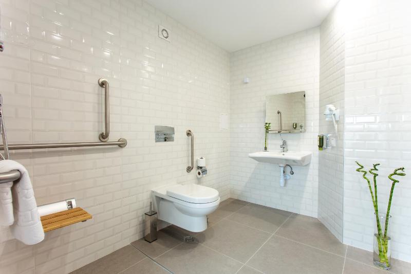 Double Room - Disability Access/Non-Smoking image 3