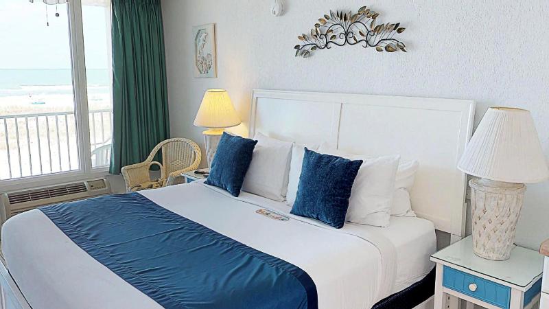 Standard King Ocean View - 210 image 3
