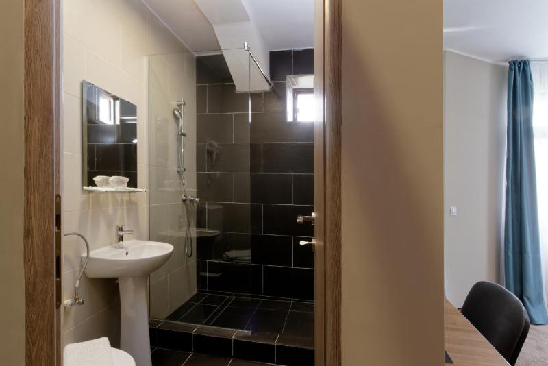 Classic Triple Room image 1