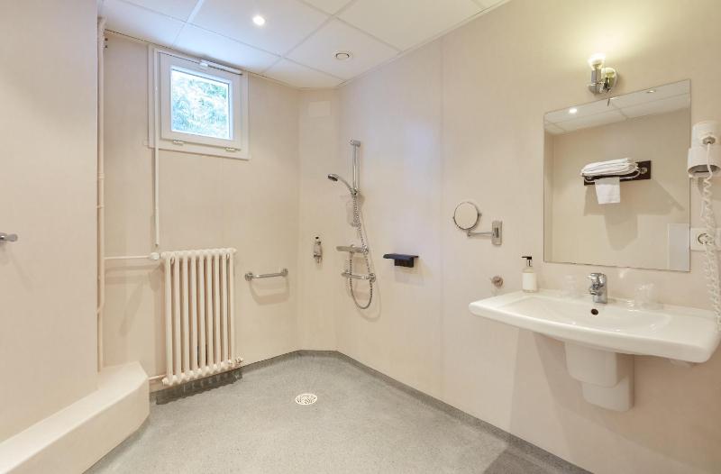 Double Room image 4