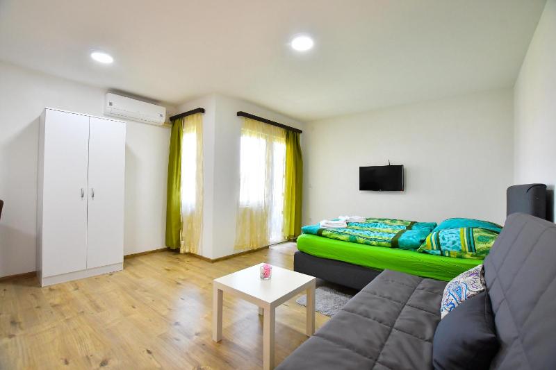 Apartment image 2