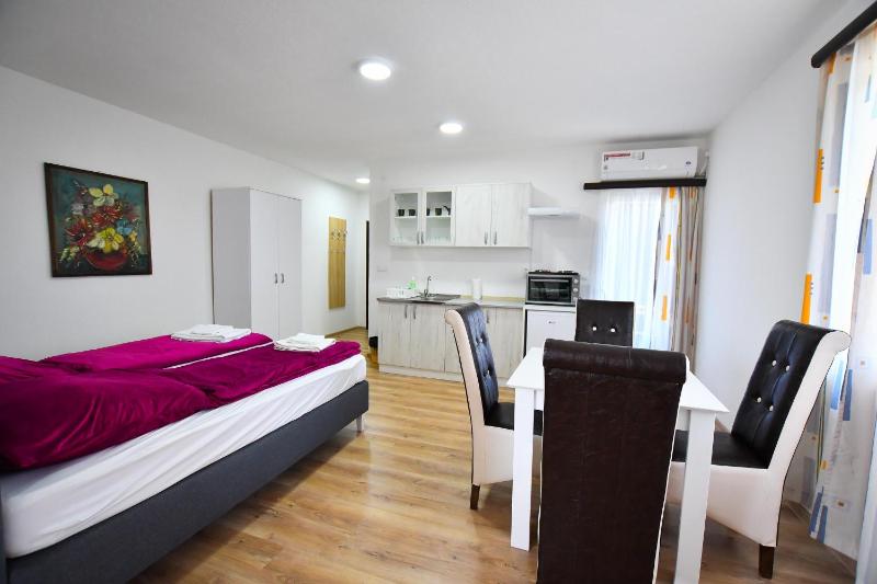 Apartment image 4