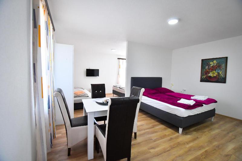 Apartment image 3
