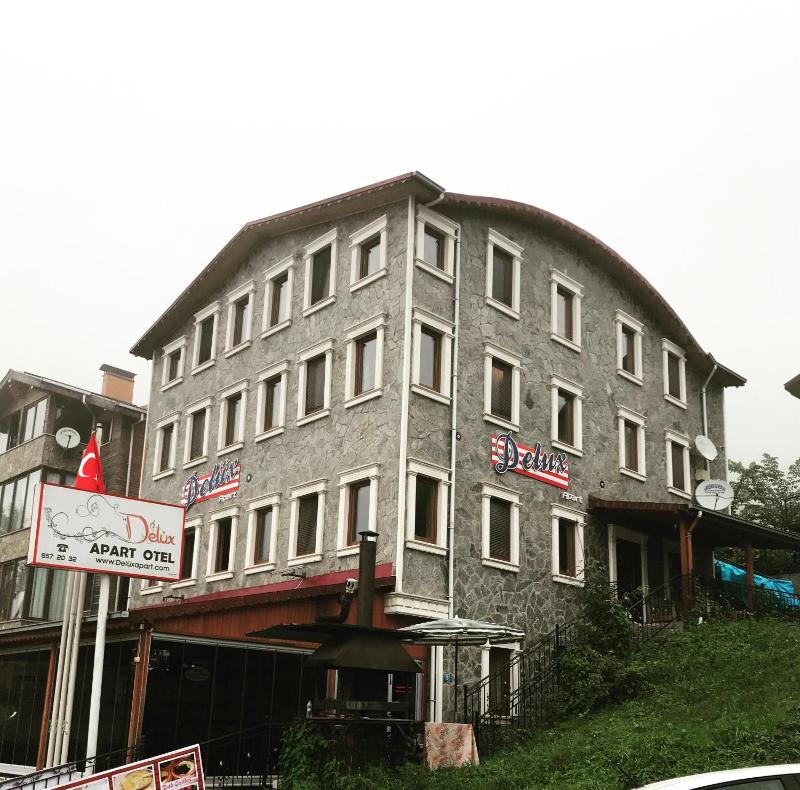 Apartment with Mountain View image 1