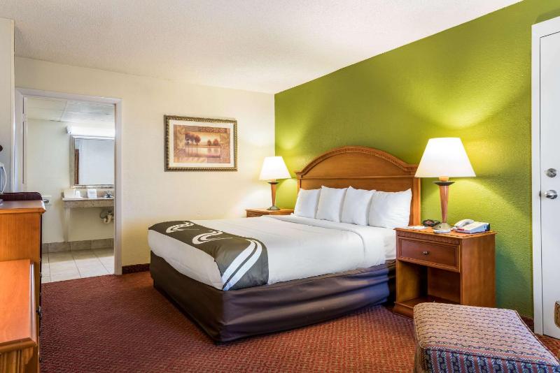 King Room - Accessible/Non-Smoking image 1