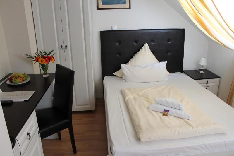 Comfort Single Room image 1