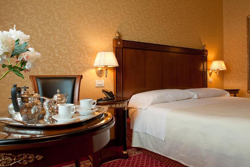 Double Room image 1