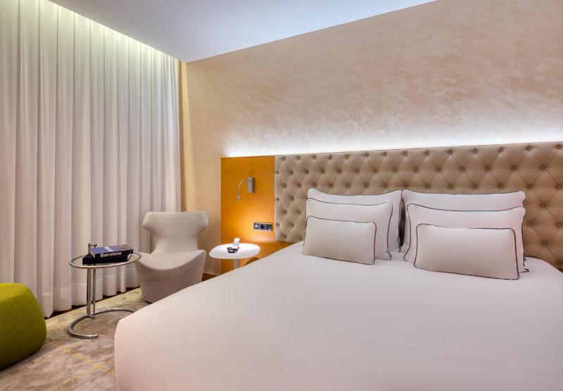 Standard Double Room image 2