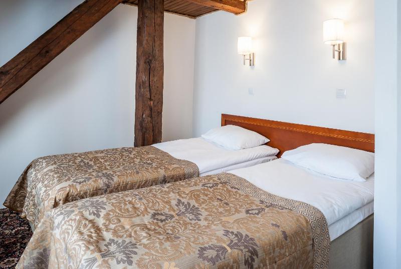 Budget Double or Twin Room without Window image 2
