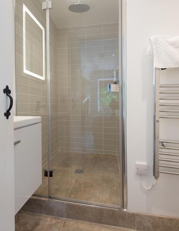 Deluxe Double Room with Balcony image 3