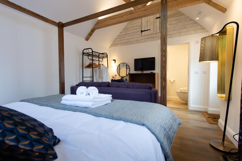 Deluxe Double Room image 3