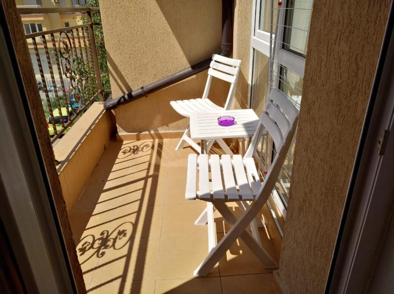 Studio Apartment image 2