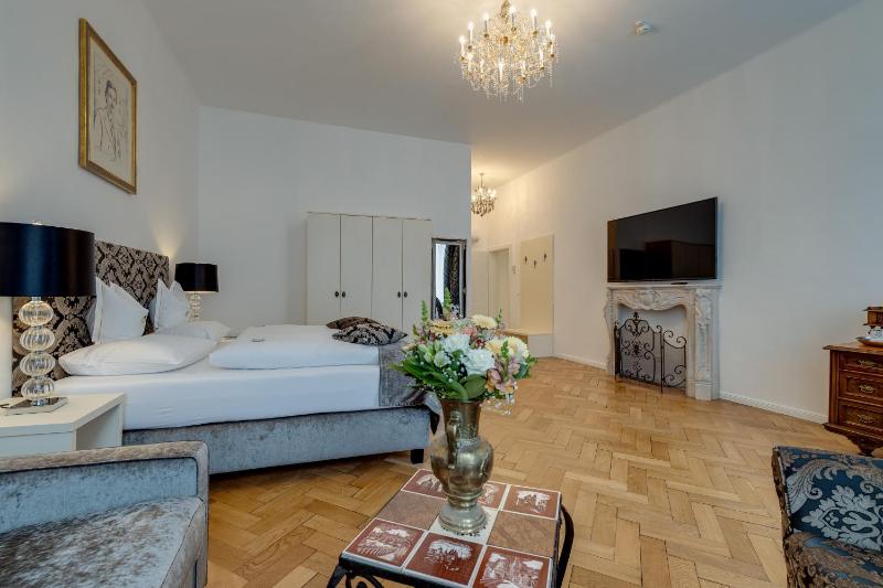 Superior Suite image 3