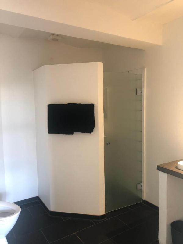 Deluxe Double Room with Shower image 2