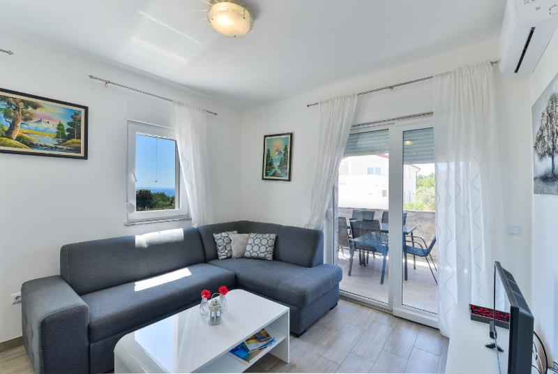 Apartment with Sea View image 1