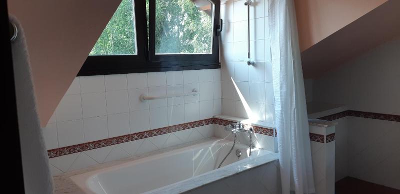 Queen Suite with Sea View image 3