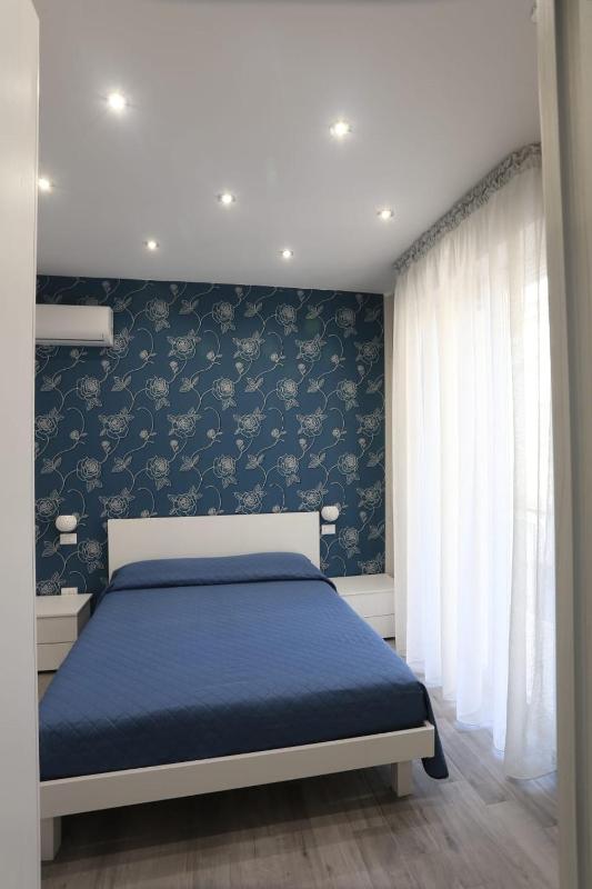 King Room with Balcony image 1
