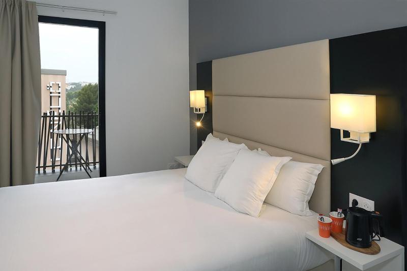 Business Double Room image 2