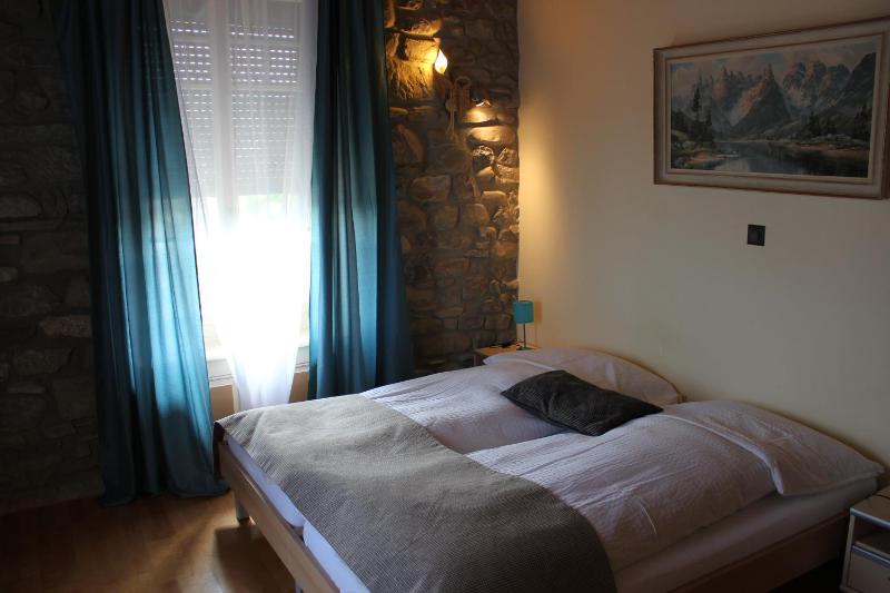 Double Room image 4