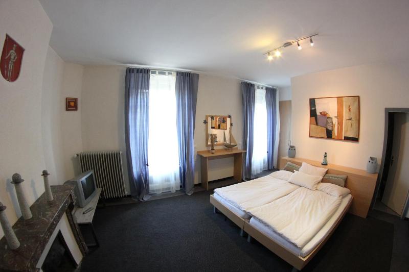 Double Room image 3