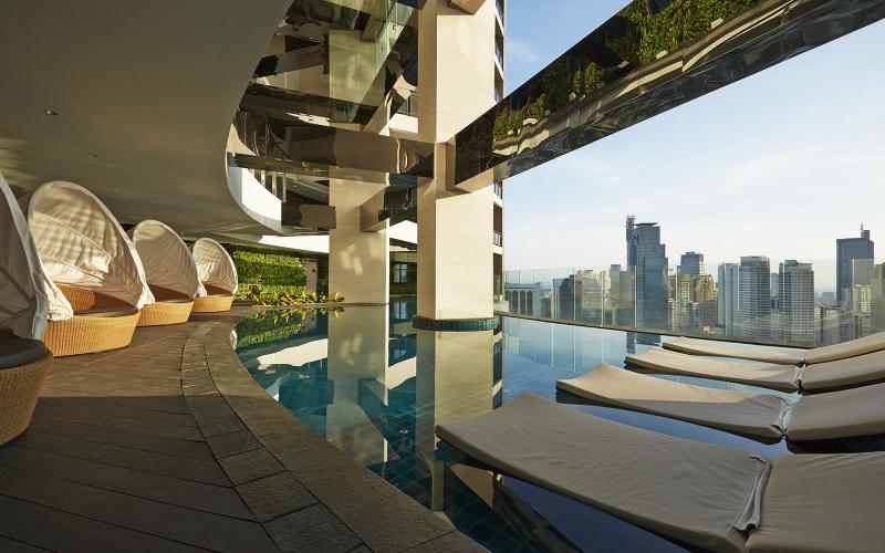 2-story Penthouse with 5 Balconies - image 3