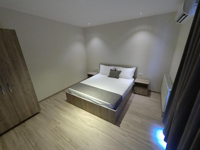 Deluxe Family Suite image 2