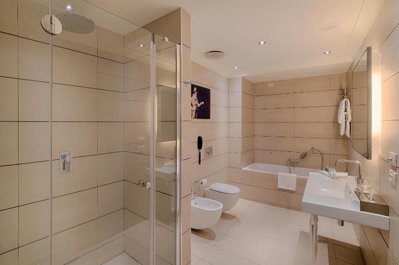 Junior Suite image 3