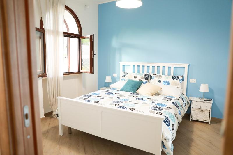 King Room with Garden View image 3