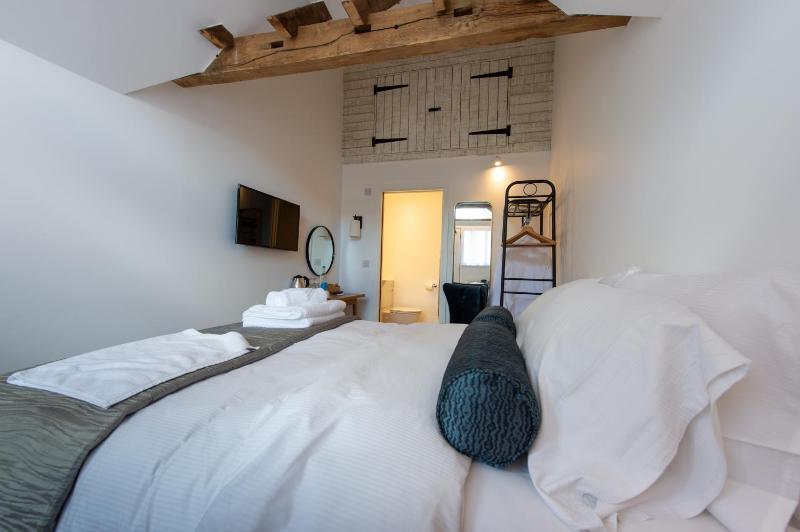 Double Room image 2