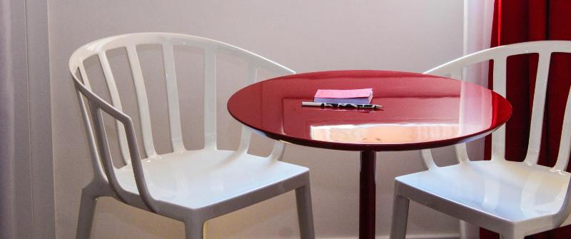 Standard Double Room image 2