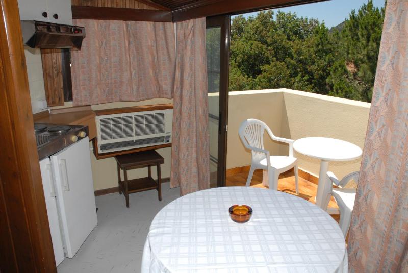 Studio (2 Adults) image 2
