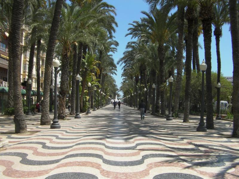 Apartament Piramide Complex Alicante Beach - image 2