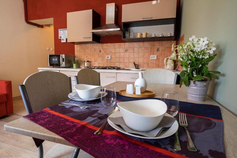 One-Bedroom Apartment image 1
