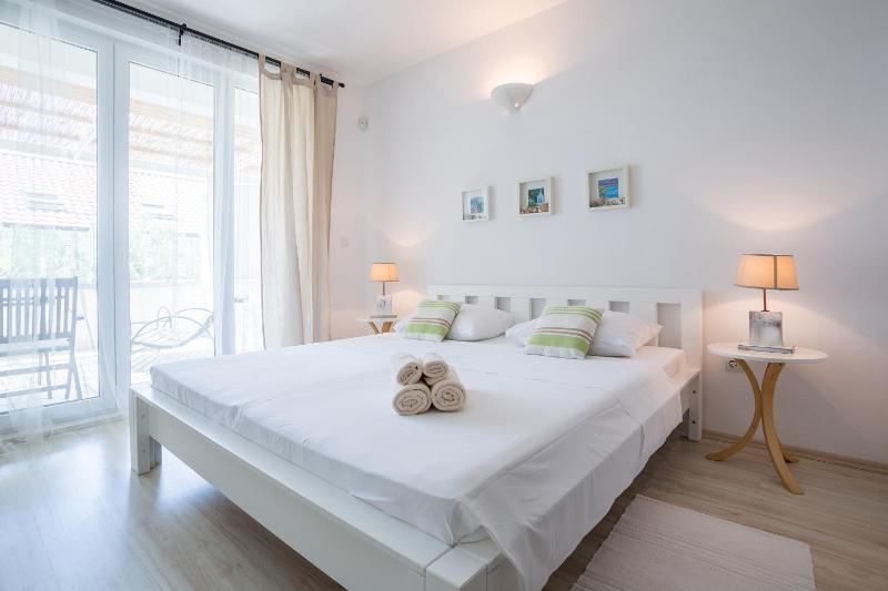 Studio Apartment with Terrace image 1
