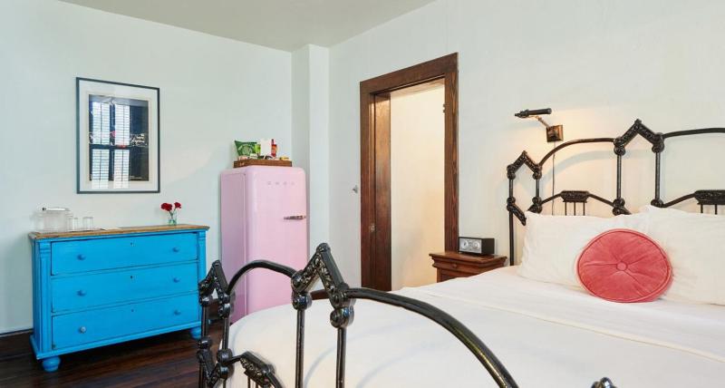 Queen Suite image 3