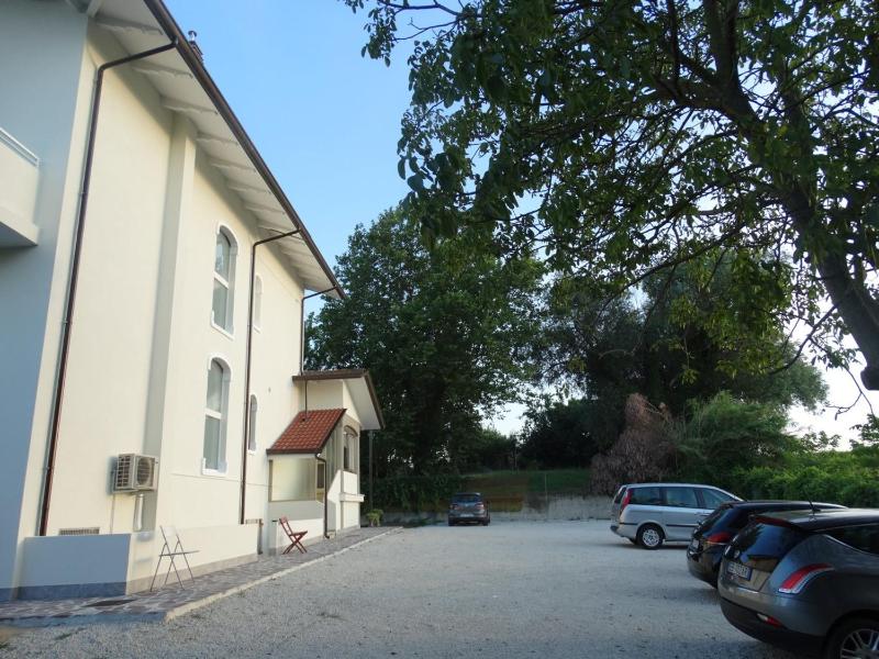 Apartment with Garden View and Balcony image 3