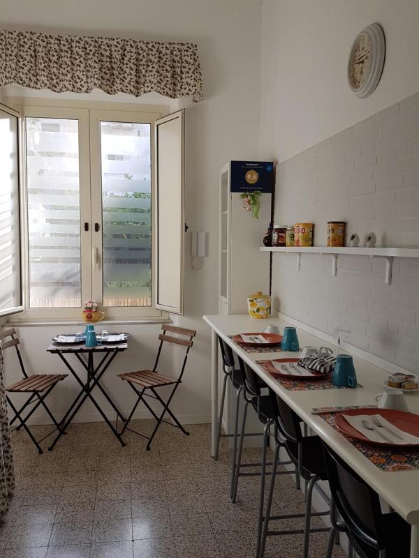 Double Room image 3
